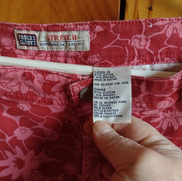Faded Glory Pink patterned cotton stretch shorts. - Picture 6 of 6